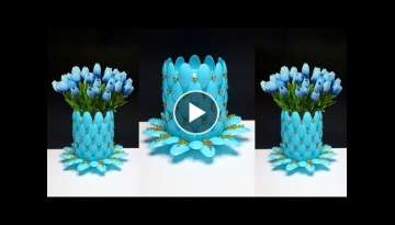 Ide Kreatif Vas Bunga dari Sendok Plastik